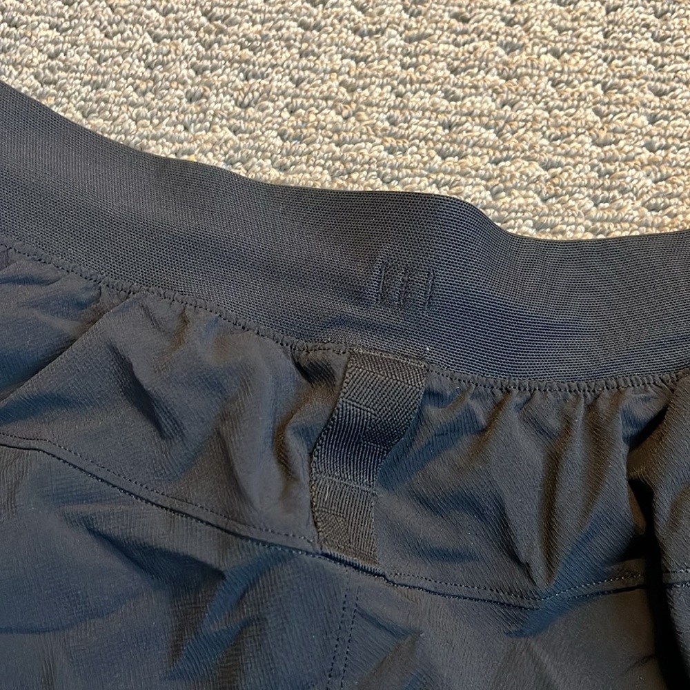 Men’s Lululemon License to Train Black 7” Athletic Shorts - Picture 14 of 15